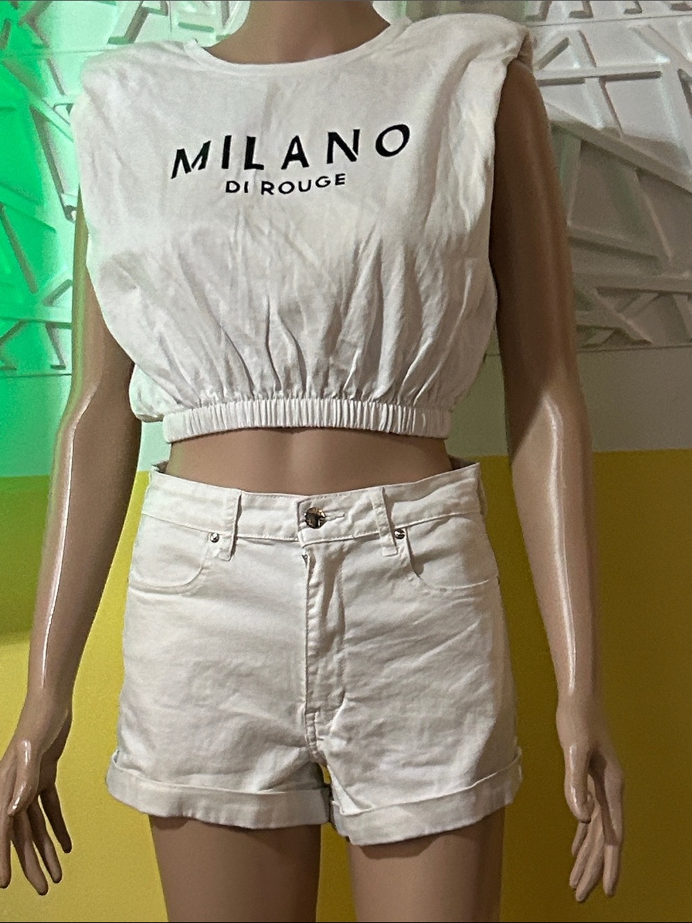 Zara Milano Di Rouge muscle White tee white Rolled-Hem Denim Shorts